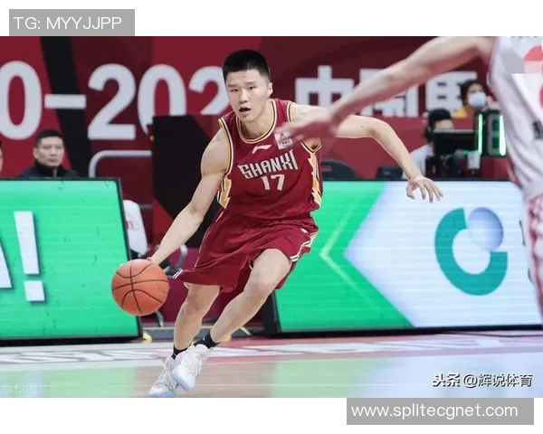 以大前锋为核心构建球队战术体系提升进攻效率与防守稳定性的全新思路